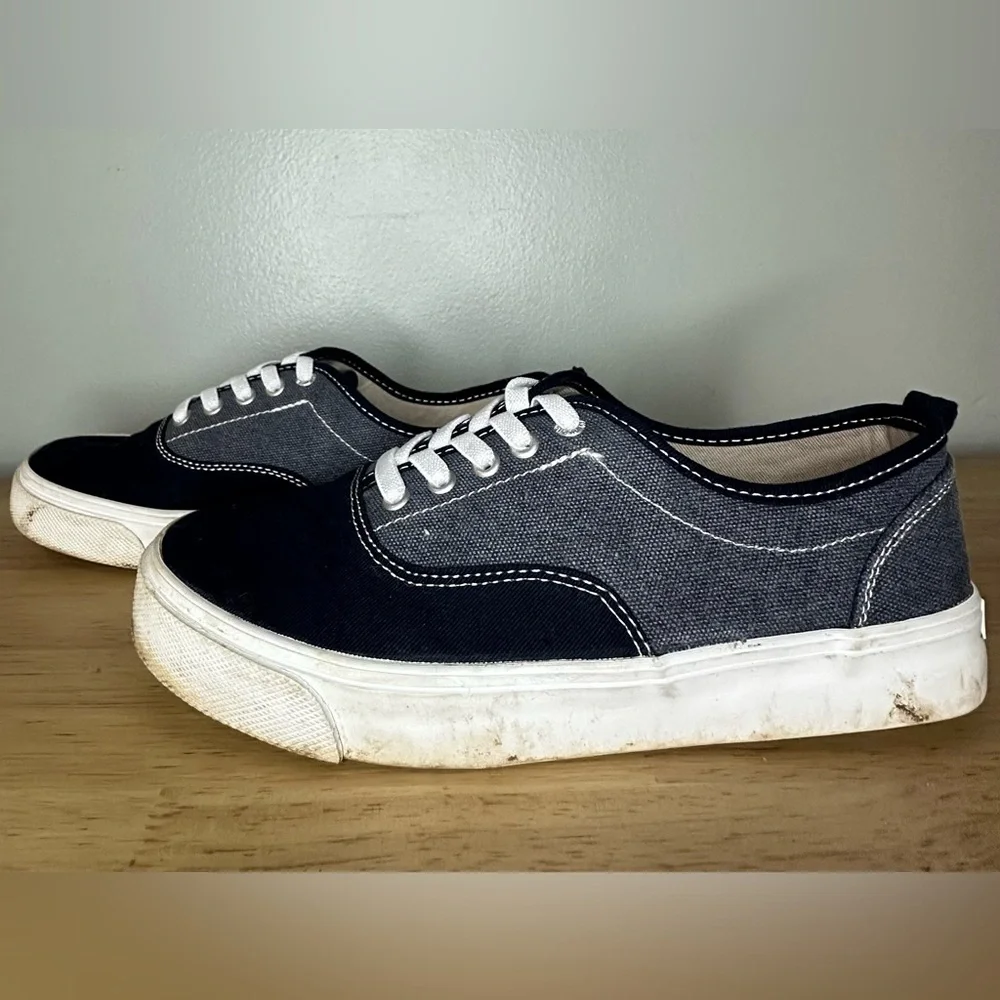 Old Navy Casual Slip On Canvas Shoe‎ Navy Gray Boys 4 Faux White Laces